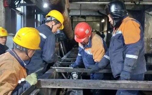 最美 敬業(yè)福 ,獻(xiàn)給春節(jié)堅守崗位的建安人